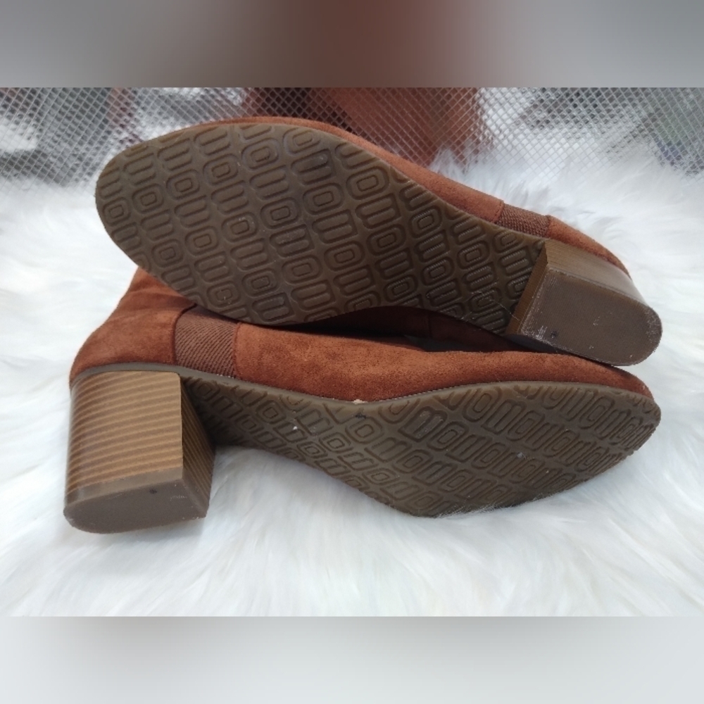 Bandolino Suede Ankle Block Heel Shoes - Picture 9 of 12
